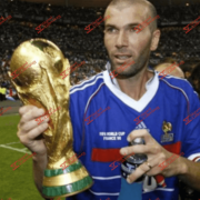 zidane-hold-trophy.png